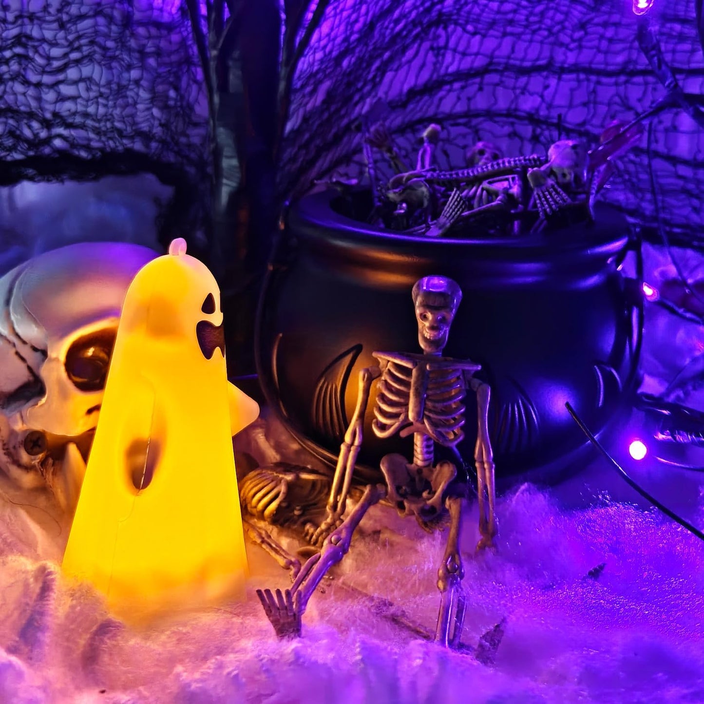 16 Pcs mini skeleton halloween decoration With hemp rope,6”small plastic posable halloween tiny skeleton figurines decor for Halloween Indoor Outdoor Graveyard Decor Haunted House Party Favors