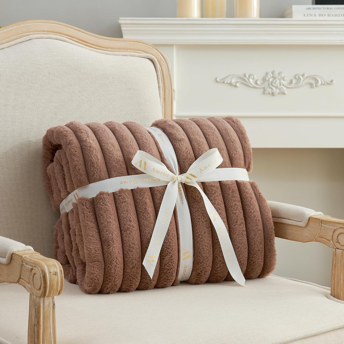 Amélie Home Faux Fur Throw Blanket for Couch, Cozy Fuzzy Fluffy Fur Luxurious Soft Striped Plush Gift Blankets for Family Sofa Chair Bed Living Room Bedroom, 55"x70", Light Coffee