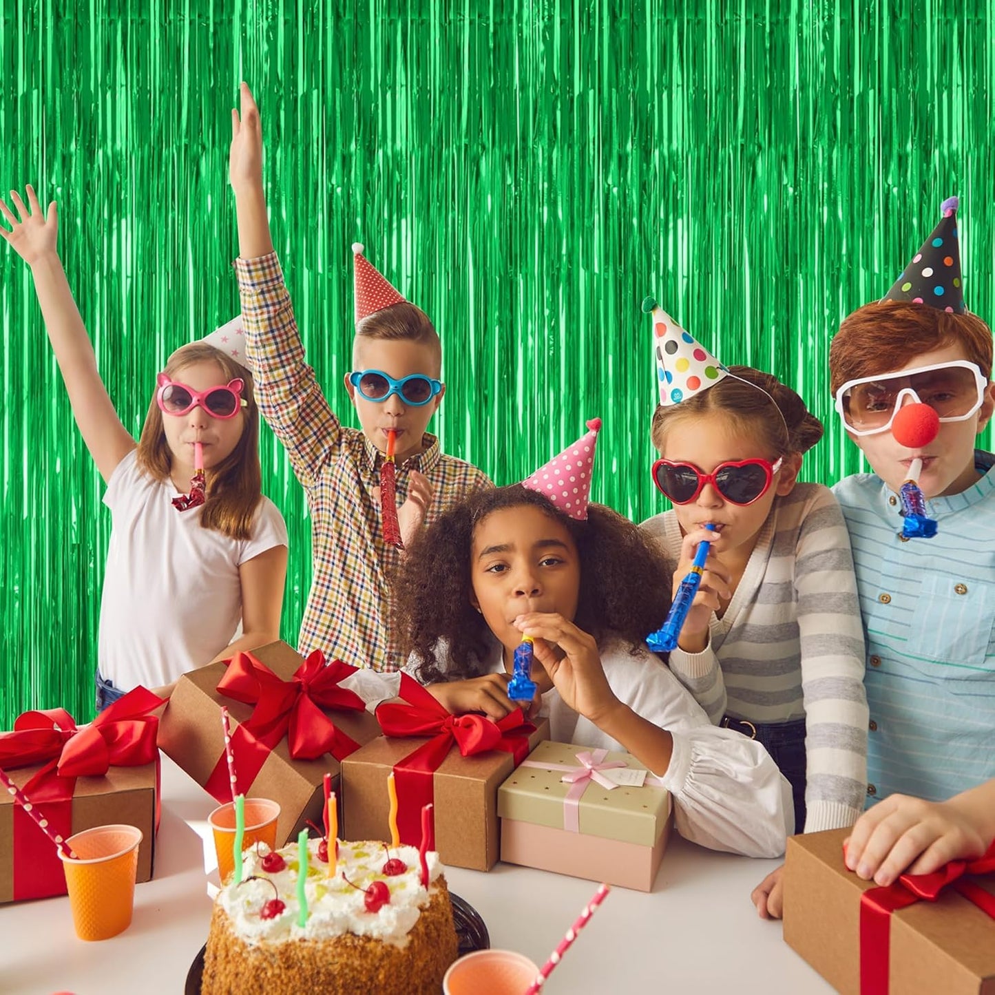 2 Pack Tinsel Backdrop, 3.28 FT x 7.05 FT Green Party Decorations, Metallic Football Backdrop Curtains Tinsel Curtains Streamer Backdrop, Party Supplies Wall Decor for Football Party Birthday