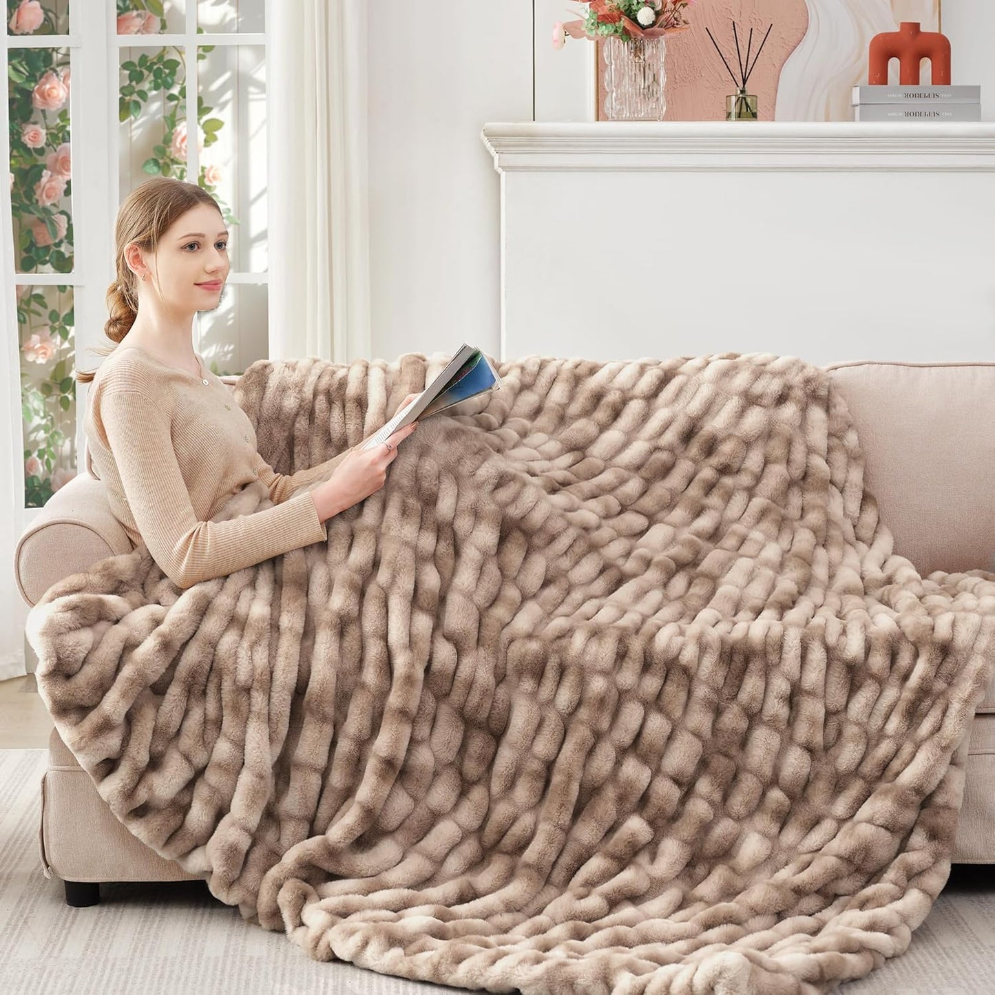 Touchat Ruched Faux Rabbit Fur Throw Blanket, 700 GSM Luxury Dual-Sided Soft Cozy Blanket, Fuzzy Fluffy Plush Blanket for Bed, Couch and Sofa - 50"x60", Tie-dye Brown