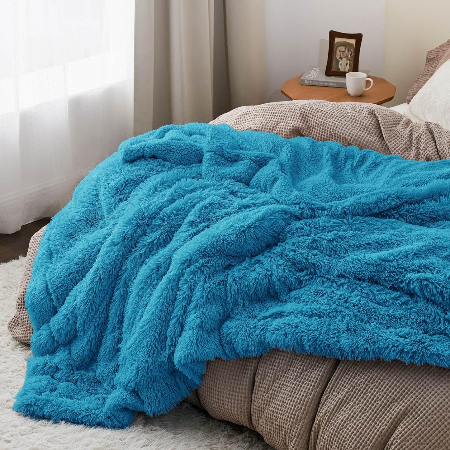 Bedsure GentleSoft Fluffy Bright Blue Blankets Queen Size for Bed, Thick Sherpa Faux Fur Fleece Fuzzy Plush Winter Warm Soft Queen Blankets, Bedroom Decor Blue Cozy Gifts for Women Men, 90x90