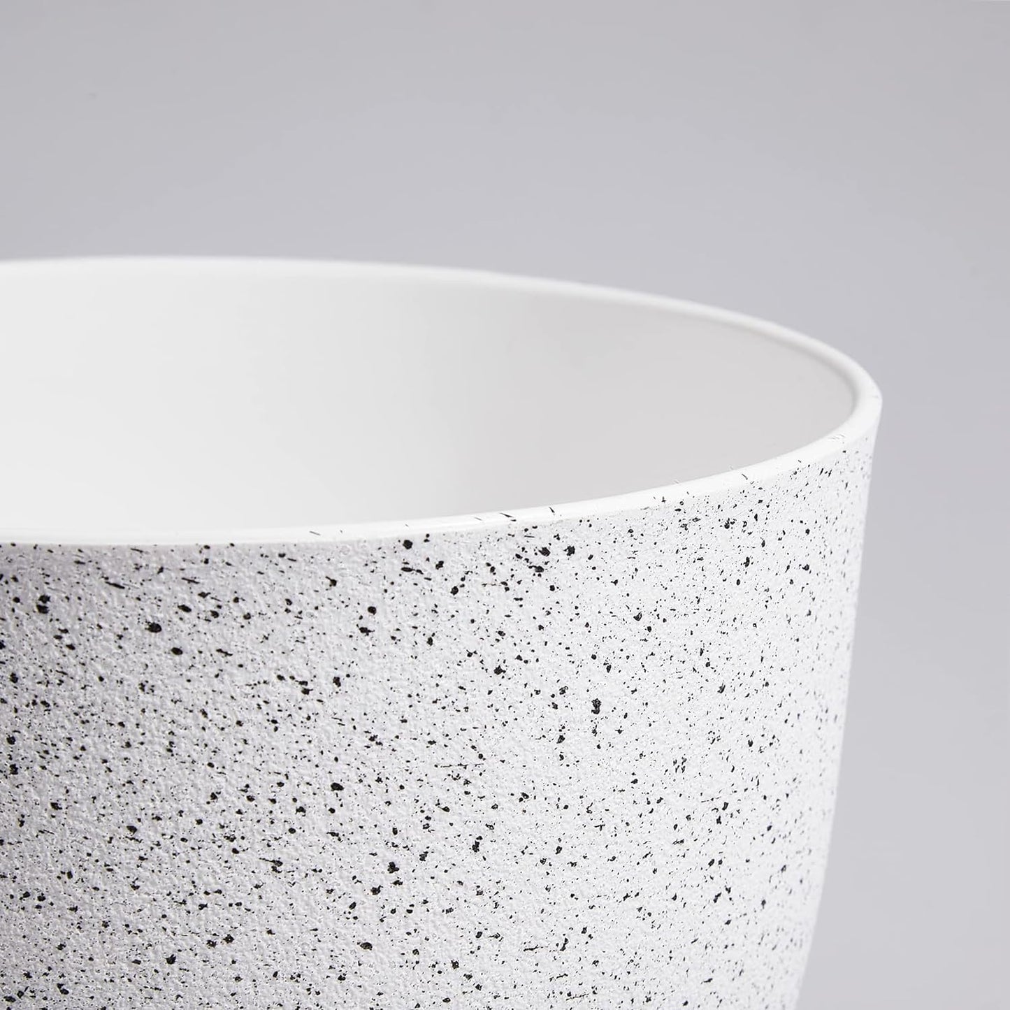 9/8/7.5 inch Flower Pots, Set of 3 Modern Decorative Plastic Planters with Drainage Holes and Saucers for Garden House Plants, Plant Pots for Indoor Outdoor Plants, Speckled White