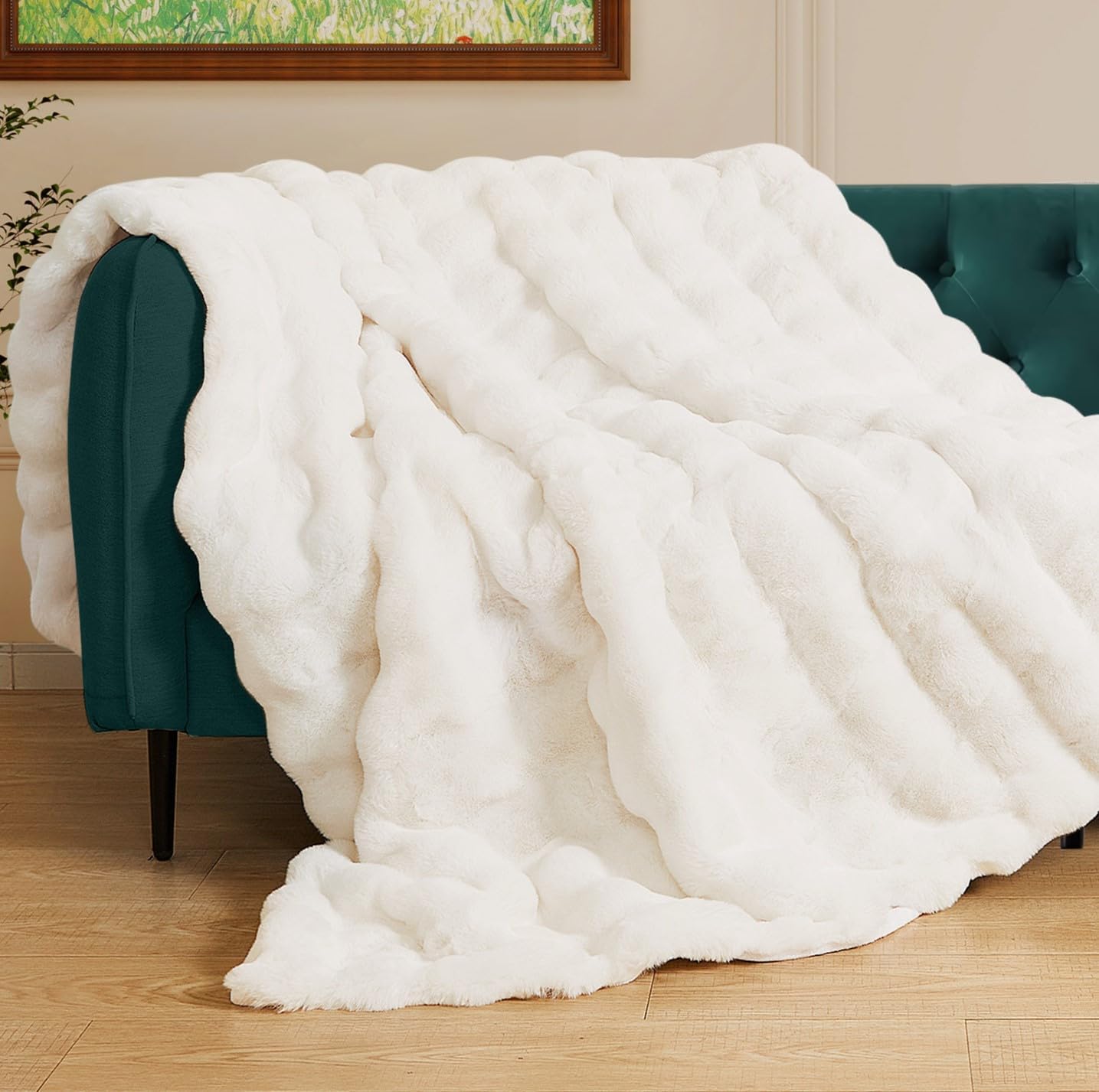 Light Beige Cozy Faux Fur Throw Blanket for Living Room Bedroom 50x60 Thick Ultra Soft Aesthetic Fuzzy Throw Blanket Fluffy Furry Bed Comforter Home Decor 860 GSM