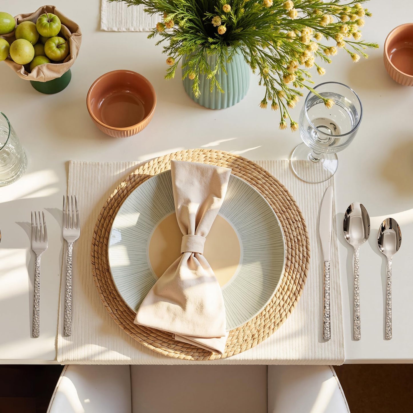 KINGSTONE 20 Piece Hammered Silverware Set, 18/10 Stainless Steel Flatware Set for 4, Cutlery Set for Home, Party, Wedding, Mirror Polished Dishwasher Safe