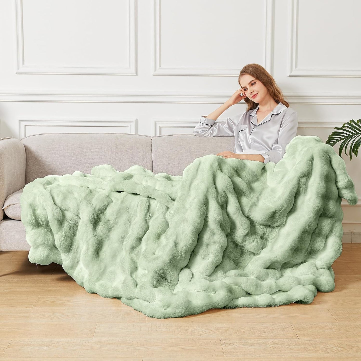 Sage Green Twin Fluffy Furry Blanket Comfy Blanket Cozy 60x80 Faux Fur for Living Room Bed Thick Ultra Soft Fuzzy Throw Home Gifts 860 GSM