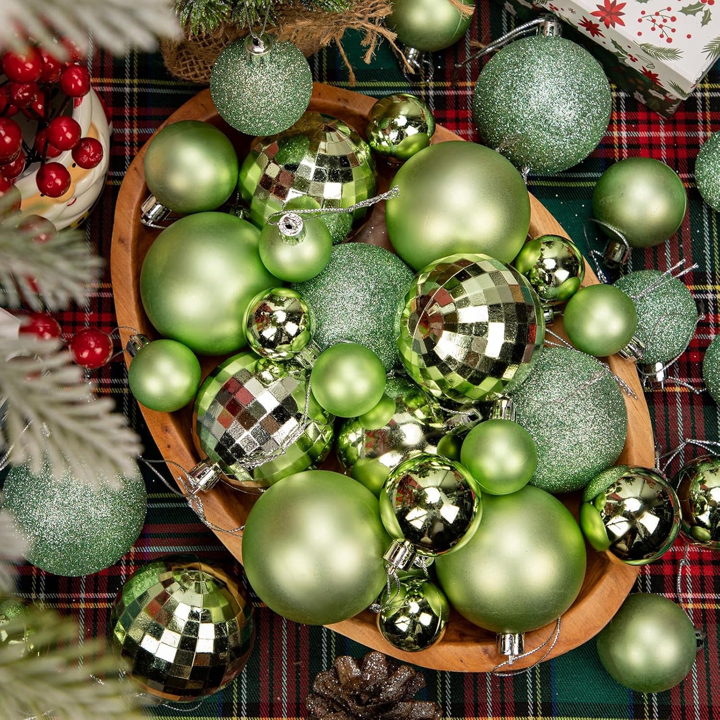 50pcs Christmas Ball Ornaments Green Small Shatterproof Christmas Tree Decorations Xmas Tree Ornaments Balls with Hanging Loop for Wedding Holiday Party Wreath Home Decor