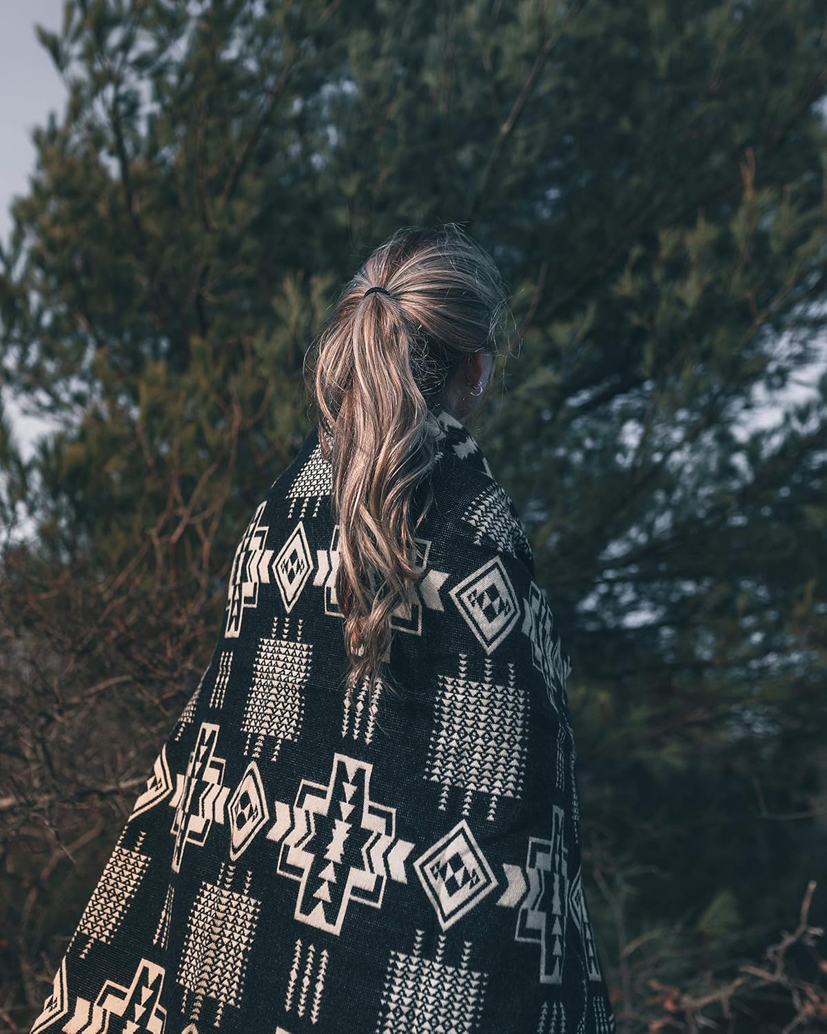 Inca Aztec Throw, Queen, King Blanket | Southwest Indian Navajo Boho Style | Native Cover for Camping, Bedding, Couch, Vanlife | Faux Alpaca, Lightweight, Hypoallergenic (Obsidian Black, Throw)