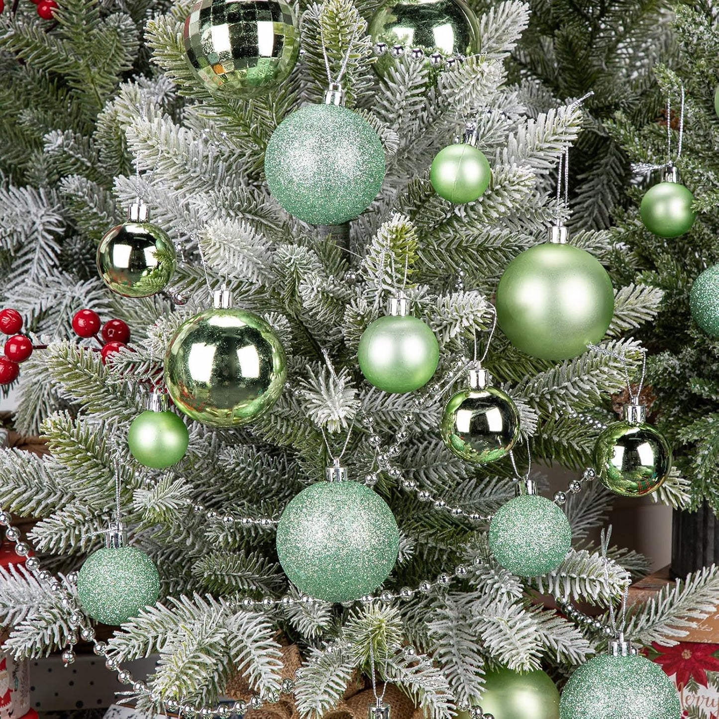 50pcs Christmas Ball Ornaments Green Small Shatterproof Christmas Tree Decorations Xmas Tree Ornaments Balls with Hanging Loop for Wedding Holiday Party Wreath Home Decor